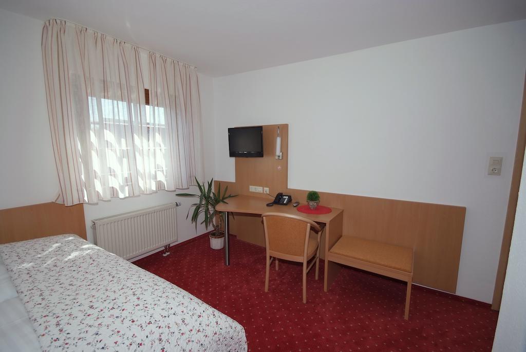 Loewen Hotel & Restaurant Wendlingen Quarto foto